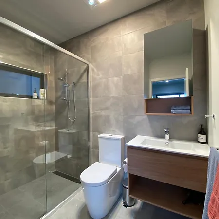 Jindabyne House 2, Modern 3 Bedroom Home, Lake & Mountain Views With Fireplace Exterior photo
