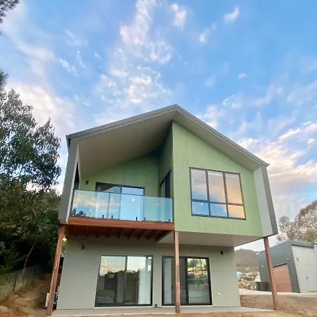 Jindabyne House 2, Modern 3 Bedroom Home, Lake & Mountain Views With Fireplace Exterior photo